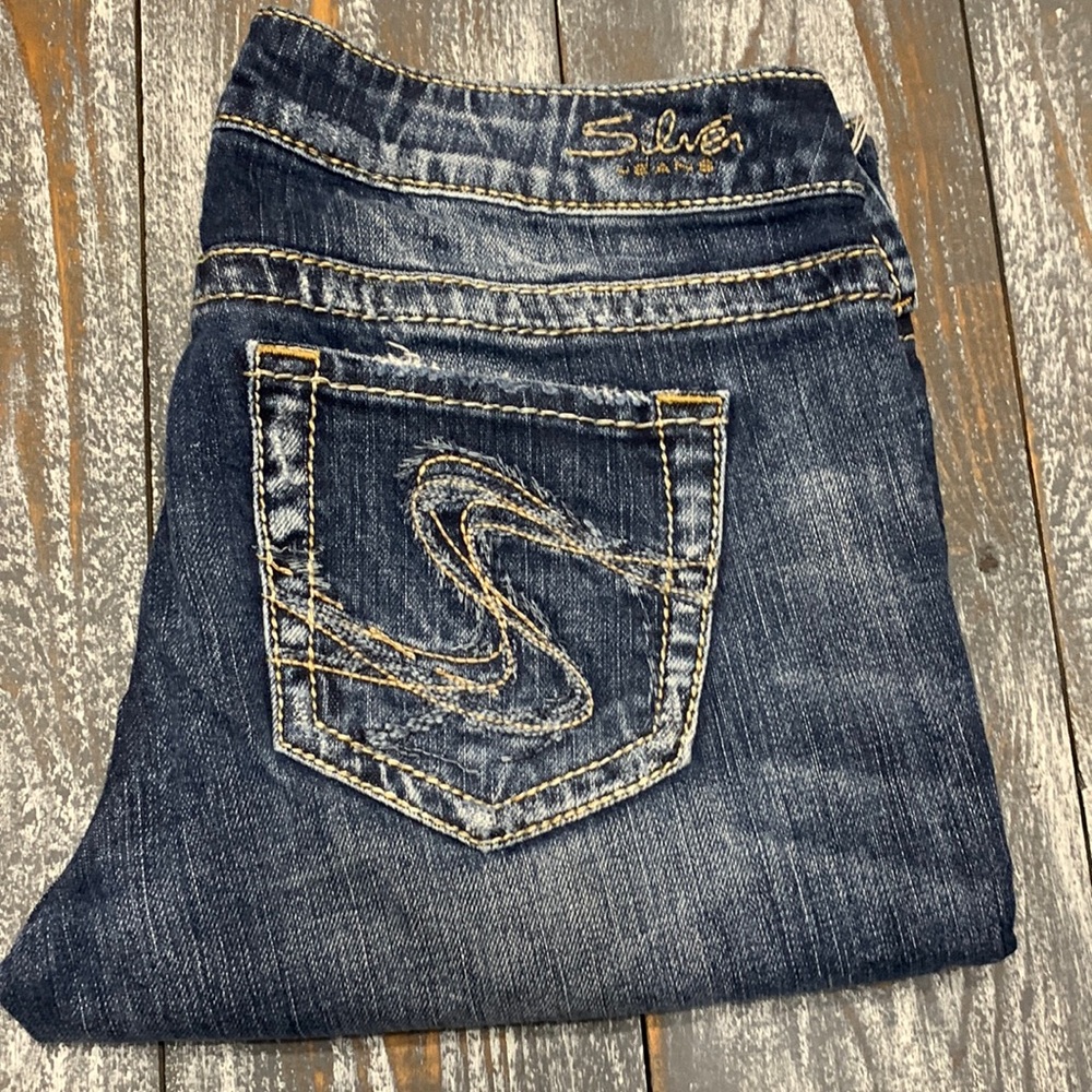 Vintage Silver Aiko Capri